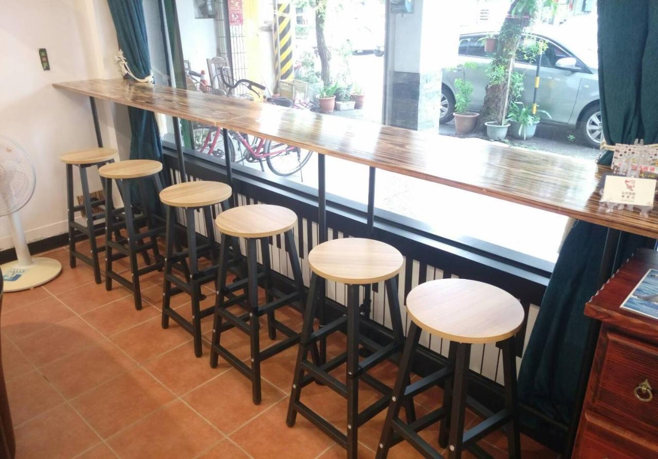 小小鋼琴家民宿&近夜市文創美食街 Hualien stad Exteriör bild